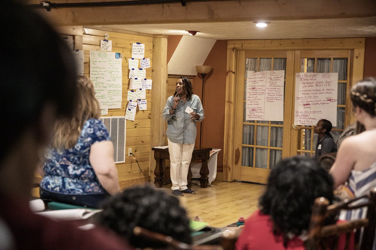 Ed4Excellence's tweet photo. Last week, a group of passionate and dedicated Chicago educators came together to reimagine what an equitable and excellent education could (and can!) look like for every single student in Chicago Public Schools. #E4ECHI #CHIedu #CHIpoli #EdEquity #EdChat #TeacherLeaders https://t.co/4KbAR6Gaa9