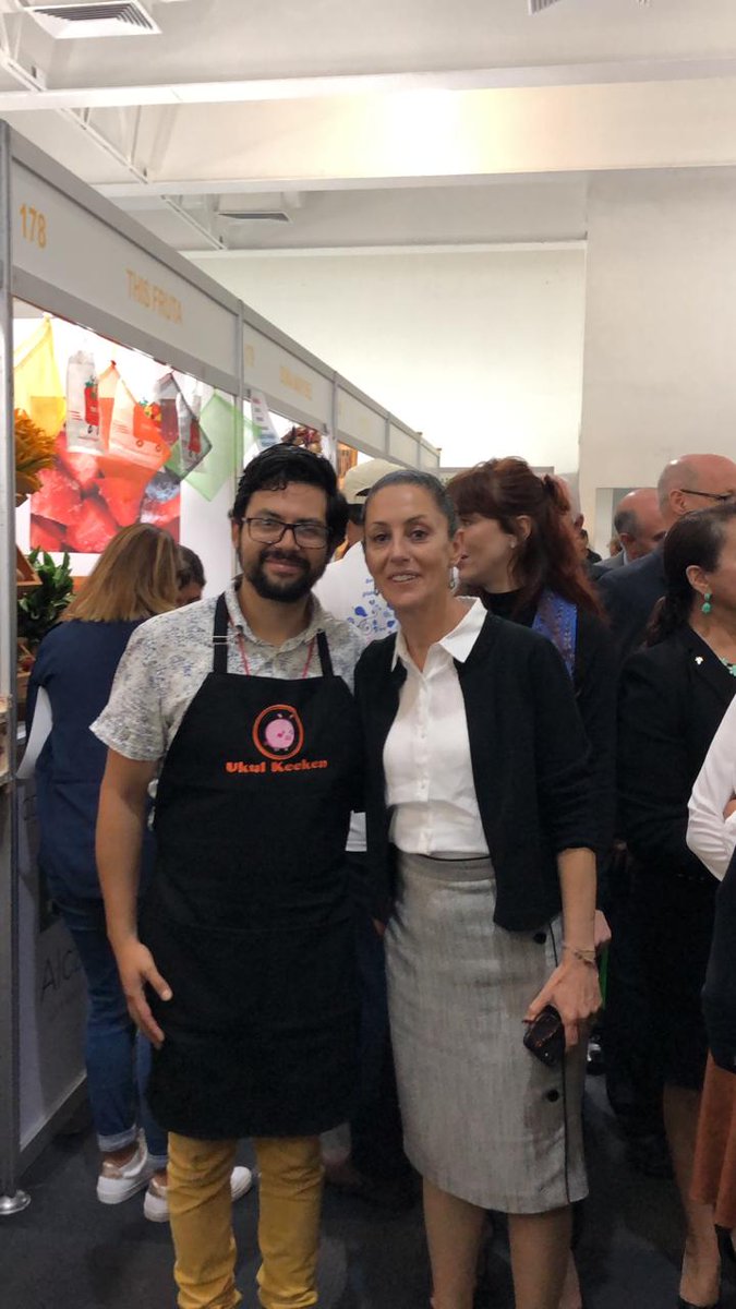 adolfocotero's tweet photo. Desde la @CANACOMexico trabajamos para que comercio servicios y turismo, coadyuven al crecimiento de nuestra ciudad.

Cuando dicen que los mexicanos no conquistamos el mundo por que no queremos es verdad.

Visita @ExpoAlcaldias los esperamos

@ukul_keeken @ThisFrutaMX @CTR_mx https://t.co/CSc7LOHxAy
