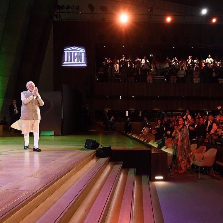 keshaboinasri's tweet photo. #KashmirProtests The ‘India’ beyond our borders❤️🇫🇷🇮🇳.
.
.
.
#narendramodi #india #france #indiansinfrance #indian #pmmodi #modiji #bjp https://t.co/5CKtza5dIv