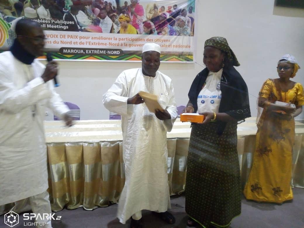 DidjaMayang's tweet photo. Rémise solanelle des primes aux meilleures gagnants du concours vidéo 
#JeMengage
@EqualAccessCmr 
@Voix2Paix pour une meilleure gouvernance https://t.co/kDJs9CUQZM