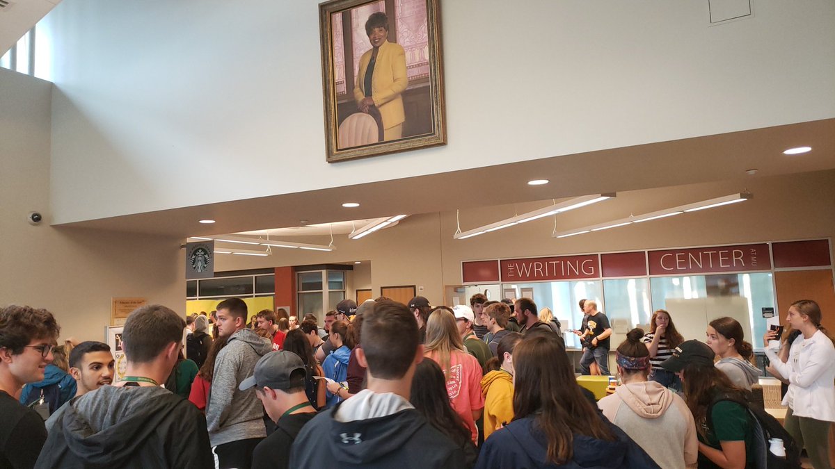 npfannen's tweet photo. Hi #OrientationMU19. #Bibliomarauding is tons odd fun #VilleOneBook https://t.co/M6nKcbjKHw