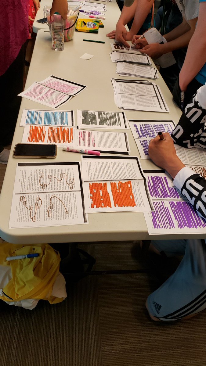 npfannen's tweet photo. Making poems!!!! #bibliomarauding #villeonebook #orientationmu19 https://t.co/Yw3XO8f4P8