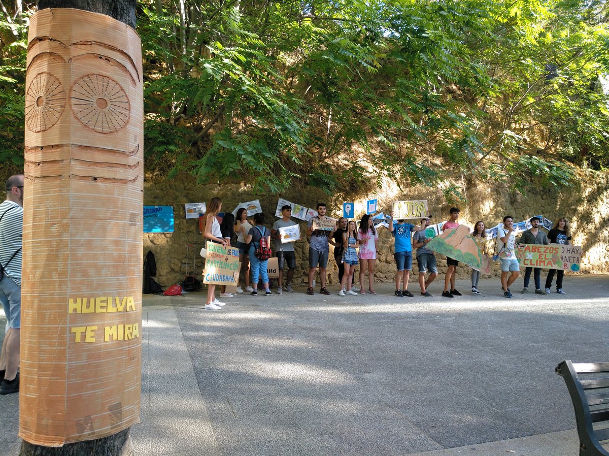 dolochoquerita's tweet photo. #HashtagDay
Concentración por el Clima
#FridaysForFuture #Huelva #HuelvaTeMira #CabeSOS #SOSCabezos #HuelvaConCabeza #NoALosFosfoyesos #LoFicusNoSeTocan #Cabezos #SinPlanetaNoHayFuturo #NoHayPlanetaB #NoPlanetB #PrayForPlanet @FFFHuelva
@broteXRhuelva
@ecologistas @HuelvaTeMira https://t.co/qPOpHDmQCm
