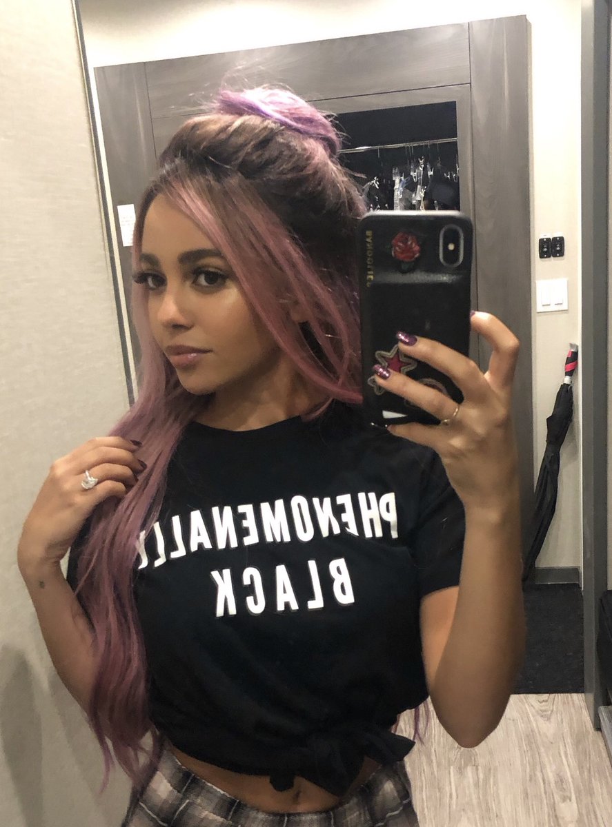 VanessaMorgan's tweet photo. 🖤 https://t.co/V473YMTXUM