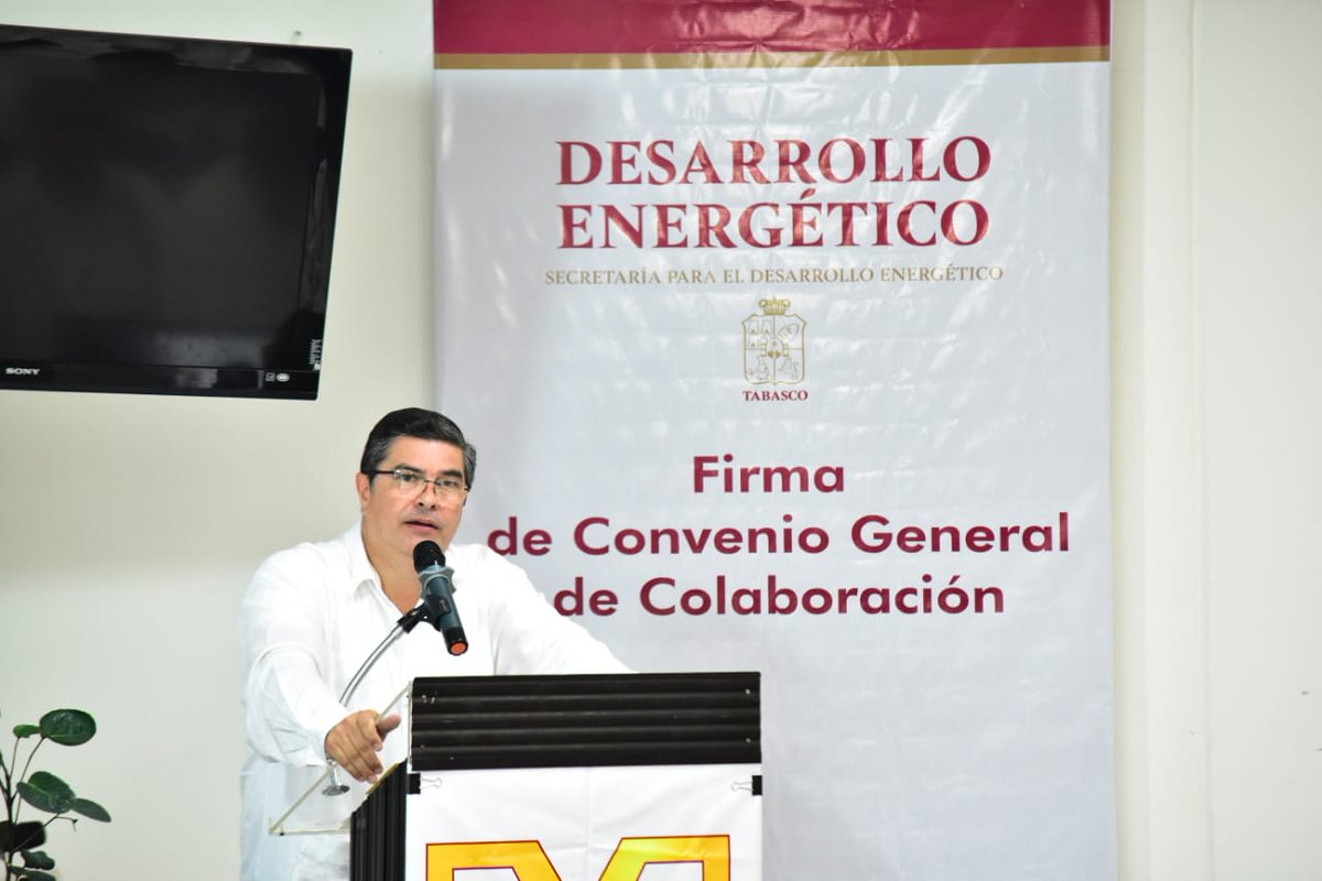 SemadesTabasco's tweet photo. Se llevó a cabo la firma del Convenio General de Colaboración SEDENER-ITSM, entre el titular de la #SEDENER, @josedelavegaa, y el Director Gral del ITSM, lo cual permitirá, entre otros, implementar estrategias de vinculación para estudiantes con las empresas del sector energético https://t.co/DGy9HYQo92
