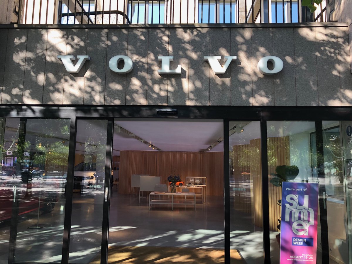 Day 2 #FabricLearnex - visiting <a href="/volvo/">Volvo-fan</a> #vcrs build it, run it, love it - thank you Yvonne Stenberg, #LivingOrganizations  #FabricTeam ⁦<a href="/MickaelDrouard/">Mickael Drouard</a>⁩ ⁦<a href="/ericaxelzimmer/">Eric Axel Zimmer</a>⁩