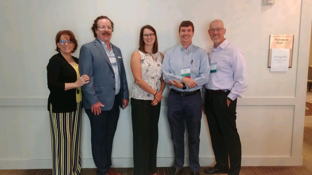 EmscMissouri's tweet photo. #moemsc has had a great time at the All Grantee conference this week. @dannys_dose with a great presentation, @TriciaCasey4G with a great #OneKidCounts presentation, and @pulsemedstaff (Dan Latham) with a poster session and reception win! #EMSCJourney19 https://t.co/x4JbhEdVcp