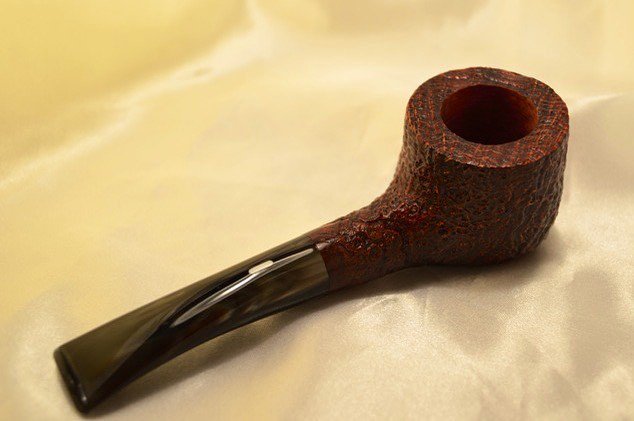 Castello “Old Antiquari” 55 from my personal collection.
.
.
.
#castello #castellopipes #castellopipe #handmade #madebyhand #cantù #briar #sandblast #pipesmoking #smokingpipe #smokingpipes #instagrampipecommunity #luxury #luxurylifestyle #luxurypipes #ma… ift.tt/2Mzyeei