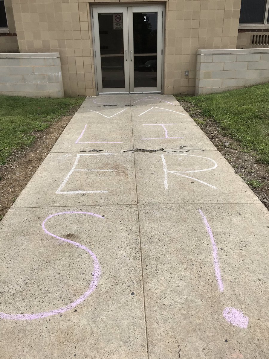 JillyG92's tweet photo. Looking forward to seeing students on Monday! #JTLPRIDE https://t.co/h2hUyoG5ar