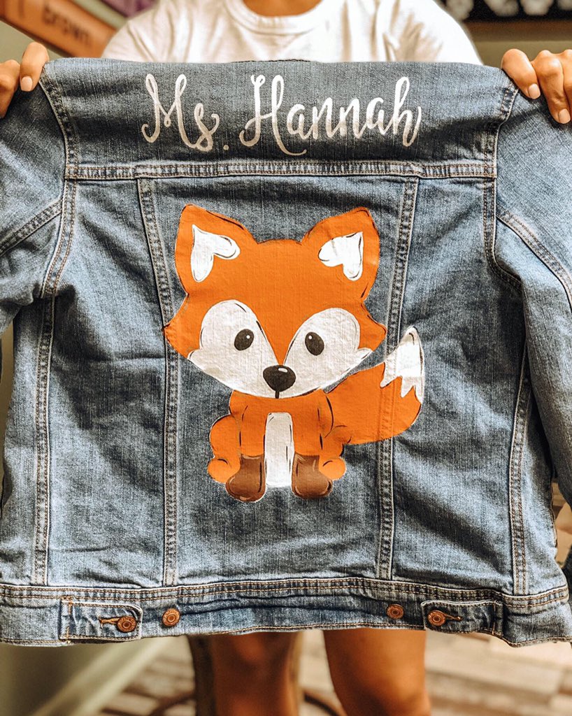 hcmenard's tweet photo. Bright eyed and bushy tailed🦊 #handpaintedjackets https://t.co/g8O7uUPTc0