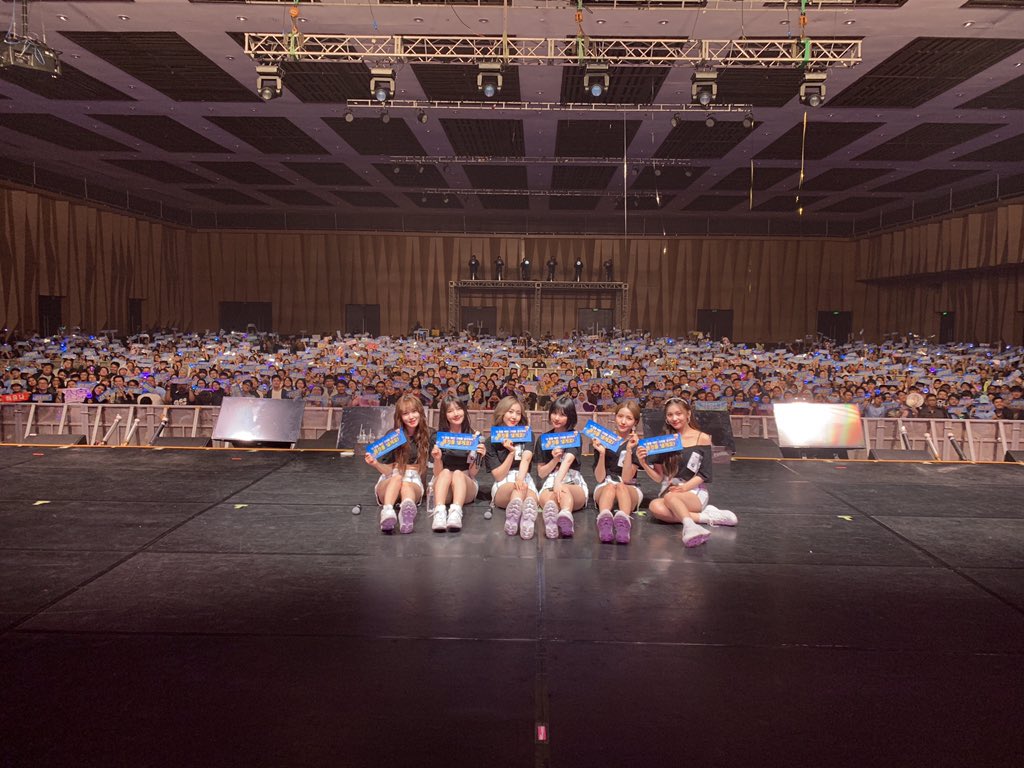 rloldl97's tweet photo. Okee sekian cerita singkat aku:'' dan awalnya mau panjang tapi kalo diterusin ngga abis" dong wkwk:'') semoga jodoh lagi ya sama kalian @GFRDofficial π
See uu soon zeyengπππ
#ShopeexGFRIEND #ShopeeNobarGFRIEND https://t.co/pYXxPofaFJ