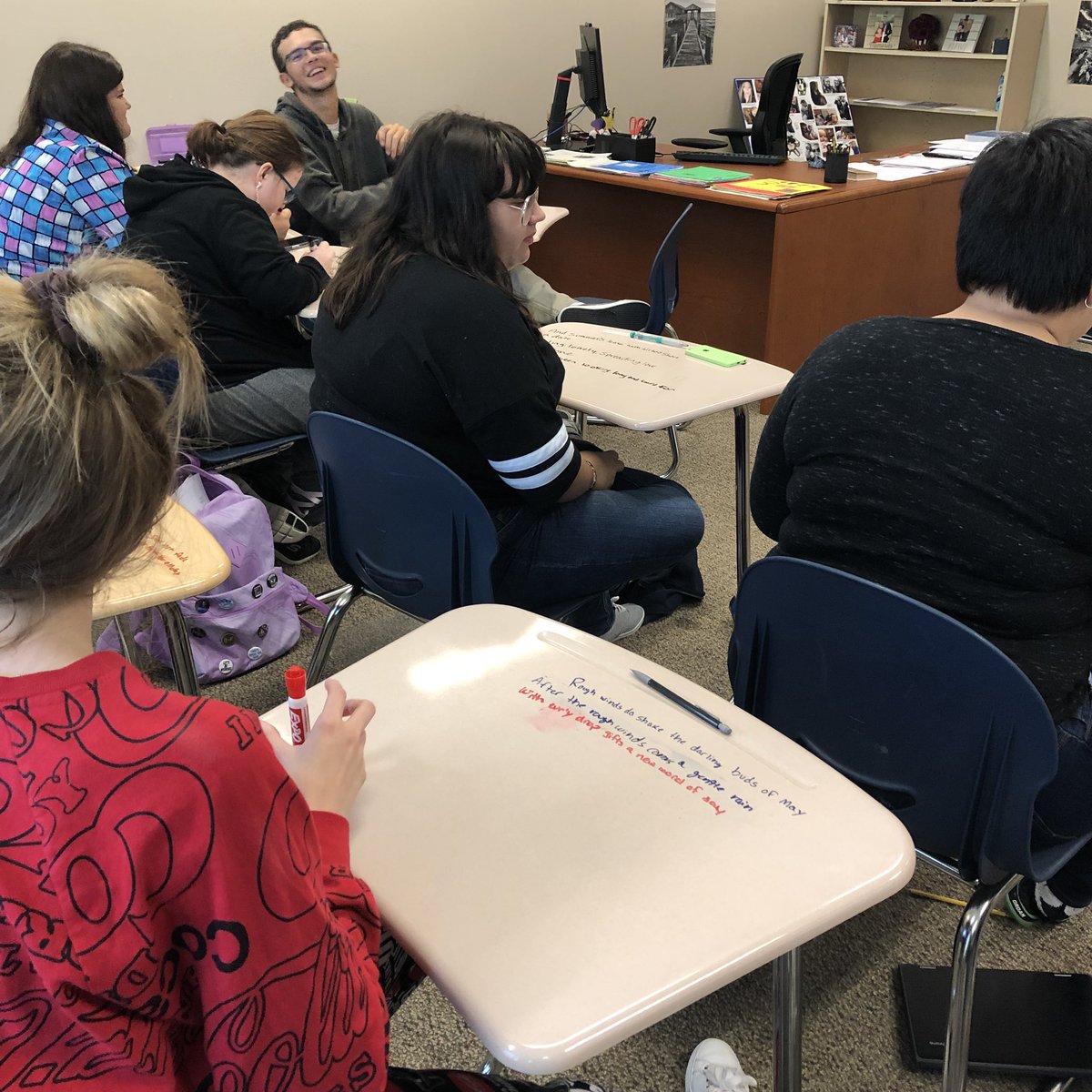 QuakersLearn's tweet photo. Poetry students building capacity with collaboration, communication, and creativity today while they learn about sonnets and create their own. @phsquakers #InnovationAtPHS https://t.co/vsprnSgyPJ