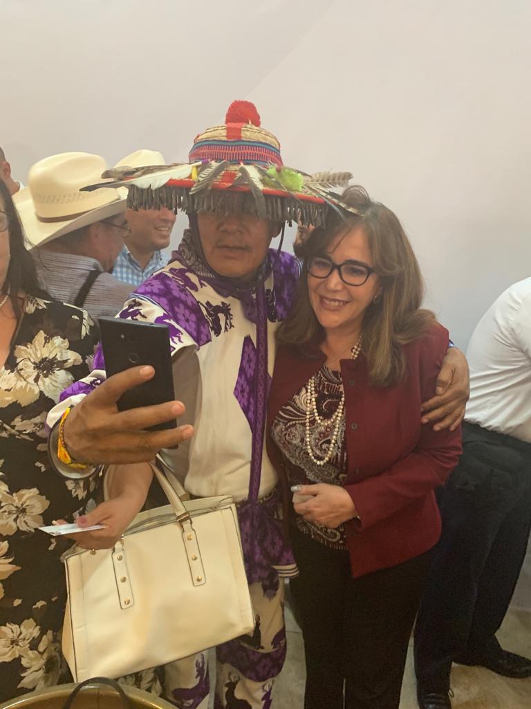 yeidckol's tweet photo. Quiero felicitar al Senador de #Morena @MiguelANavarroQ por su magnífico 1er Informe Legislativo. La #4taTransformación continua. #Yeidckol https://t.co/JPKn5AXRin