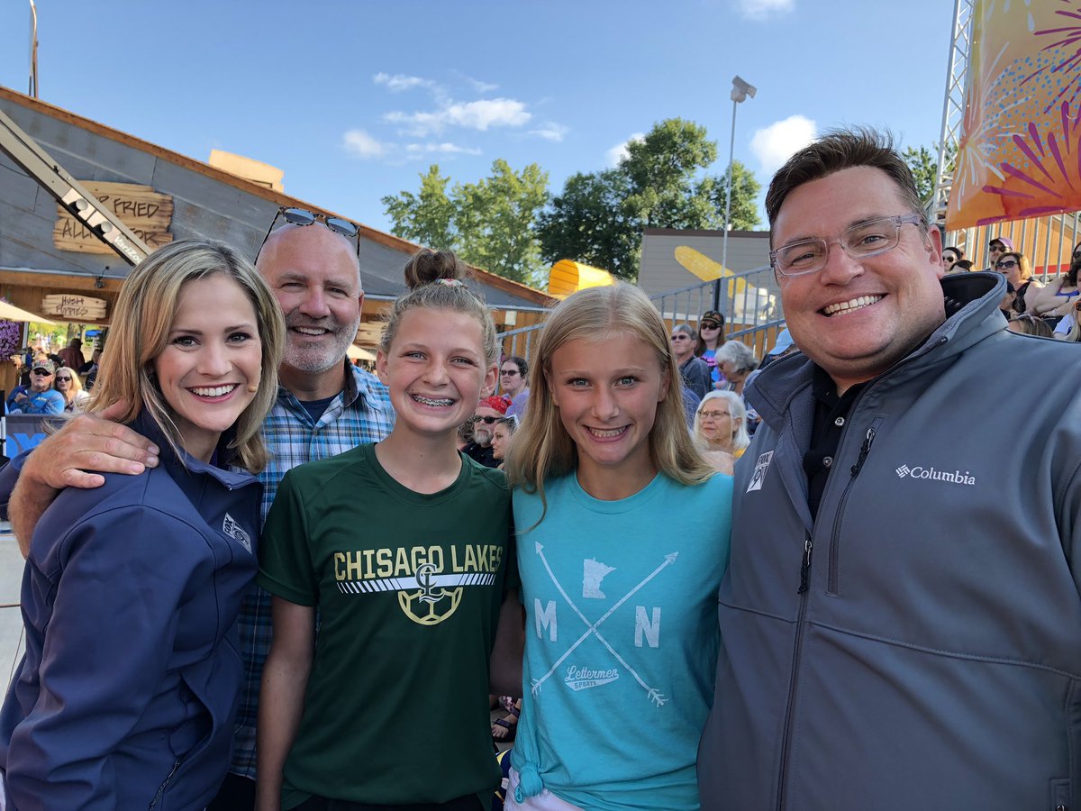 Chisago Lakes Middle Schoolers celebrate solar energy <a href="/mnstatefair/">Minnesota State Fair</a> <a href="/FOX9/">FOX 9</a> with @KeithMarlerFox9 and Kelly O’Connell. Thanks <a href="/MNCERTs/">Clean Energy Resource Teams - CERTs</a> for the solar model cars!