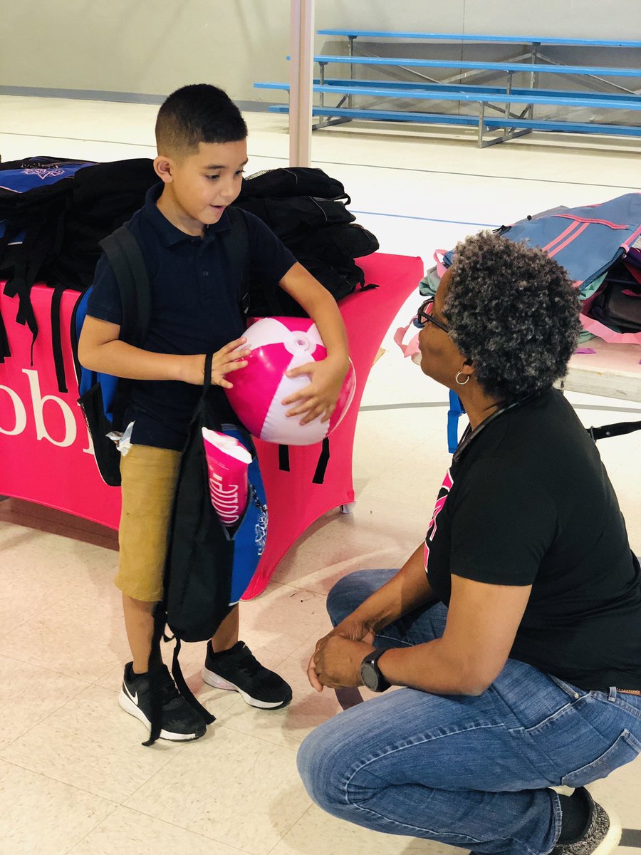 VanessaKTweets's tweet image. Sun West w/ 3 back to school drives yesterday benefiting our local Boys &amp;amp; Girls clubs in LV, ABQ, &amp;amp; ELP! #CelebrationGeneration #MobilizeForPerspective #BeYou 👏🏼