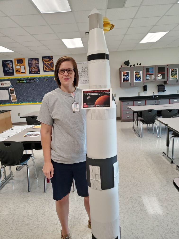 @TanyaNovakowski and I going back to the Apollo rocket days. Giving students inspiration for our @NuggetsOnMars adventure this year! #nuggetsonmars19 #nifaimpacts @AgClassroom