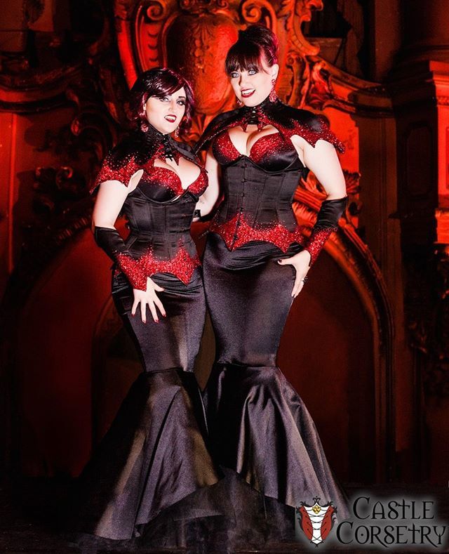 LSLCouturier's tweet photo. Sending @MsBernadetteB off to Dragon Con in style with some new looks you guys will WARRIOR CRY over! ⁠
⁠
#DragonCon #Cosplayprep #CastleCorsetry https://t.co/QTM79Ai66t https://t.co/U31qv1NZte