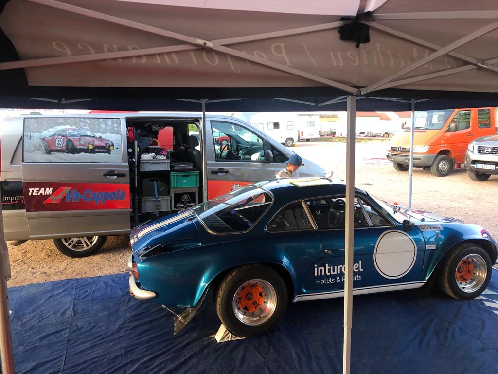 ManresaClassicR's tweet photo. En este Rally d'Autun contaremos con la asistencia del prestigioso equipo VH-Coppola
#Inturotel #InturotelCalaEsmeralda #Santanyi #CalaEsmeralda #CaladOr #AlpineA110 #ClassicCars #FrenchCar #RenaultClassic #ASAMorvan #RallyeAutun #AlpineCars https://t.co/FeePRH2Q7X