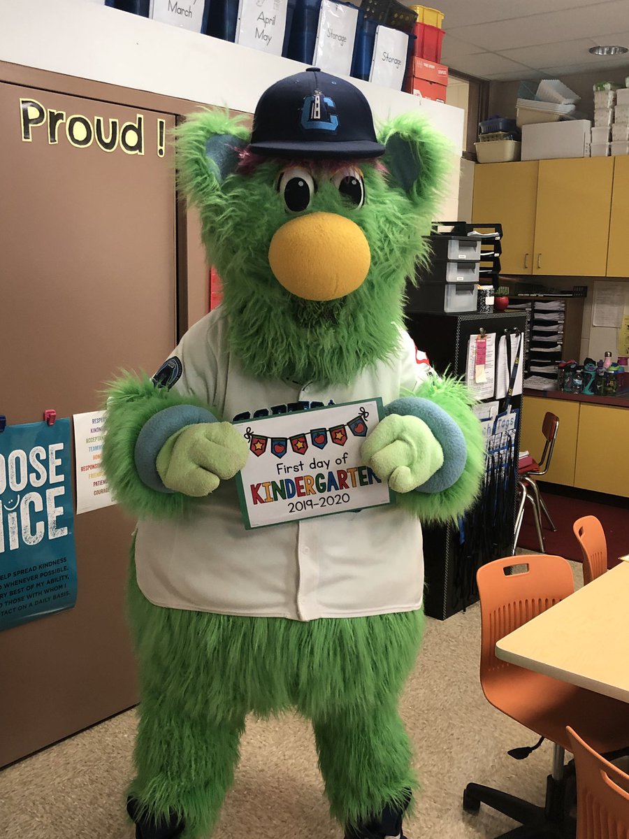 Skipper <a href="/LCCaptains/">Lake County Captains</a> joined us for the first day of Kindergarten with Group B! #OnceACard