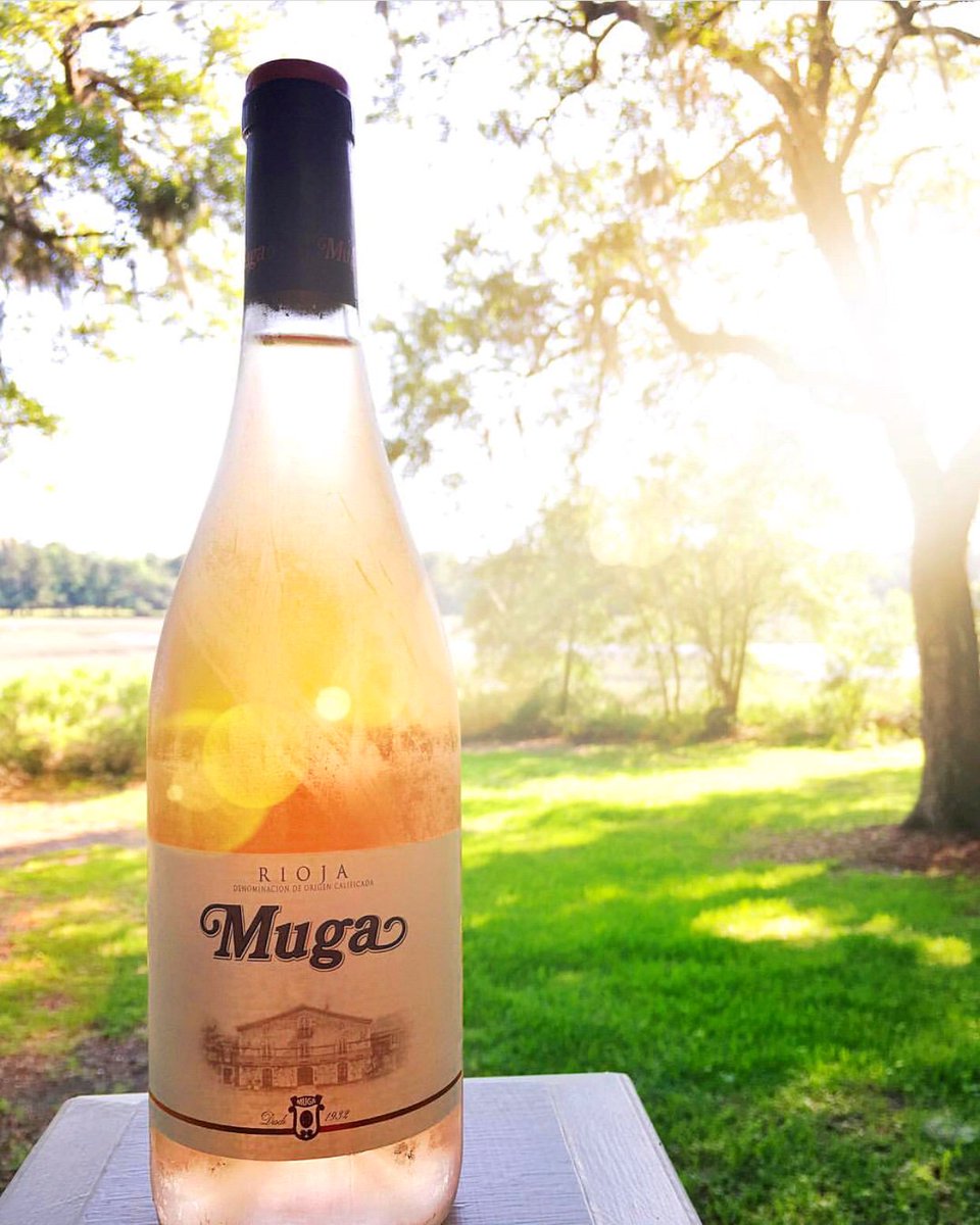 Named the best Rosé in Spain, Flor de Muga Rosé will be featured @houseofglunz complimentary wine tasting tonight 5-7 &  Saturday 2-6 🌹 🍷 
 #mugawine  #houseofglunz #spanishwine #winetasting  #winenight  #glunztavern #glunz #chicagoevents #oldtownchicago