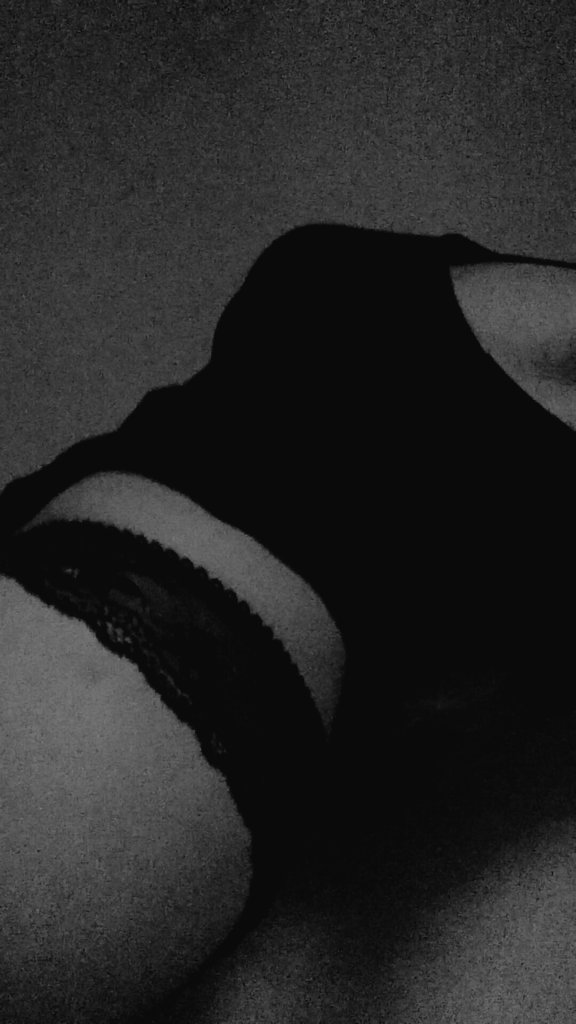 tylerscarllette's tweet photo. If you can't help but sin
Bring it in🍷💅😈💋
I thought nobody loved me anymore but I'm feeling the love & support today 😍thanks guys for making me smile ☺ 💋💕🙌
#FINDOMFLEX #femdom #FINDOM #bdsm @rt_feet @Brun0Parent @SessionGirls_RT @DirkHooper https://t.co/LDojcmBujt