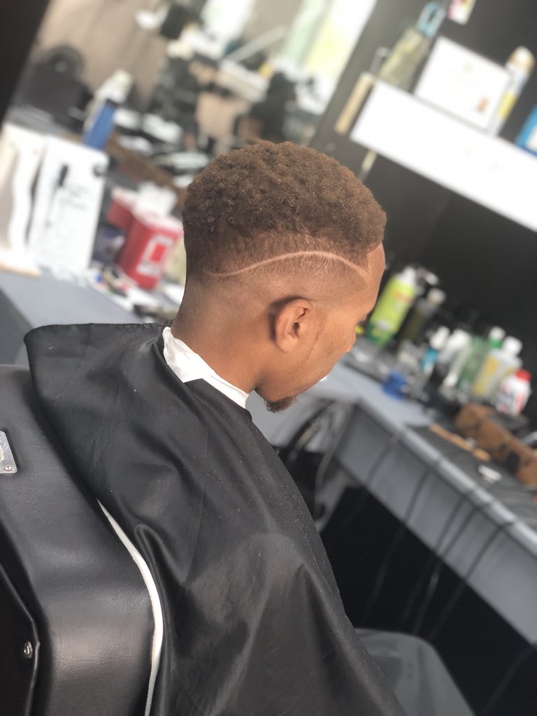 ALL_ProCutz's tweet photo. That fade though 🤩🤩 #dallasbarbers #barbershop #BarberShopChronicles #fade #desotobarbers #lancaster #dallas #tx #wahl #andis #masters #babylisspro #nicestcuts #allprocutzbarbershop #haircut https://t.co/xcmjurkFbA