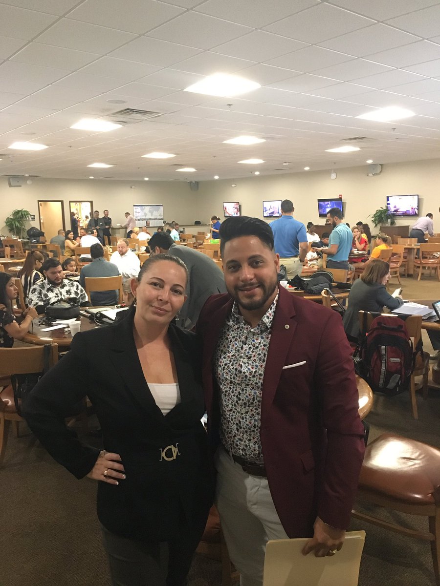 Recruiterofgems's tweet photo. Welcome Andres to the @diamondresorts family at #TeamMDR! Thank you for making us your #employerofchoice #handpickeddiamonds #beastoftheEast @Joann6179 @tom_savino @marvicher1123 @AlexandreVieg11 #DiamondCareers https://t.co/PMWrPXgL2f