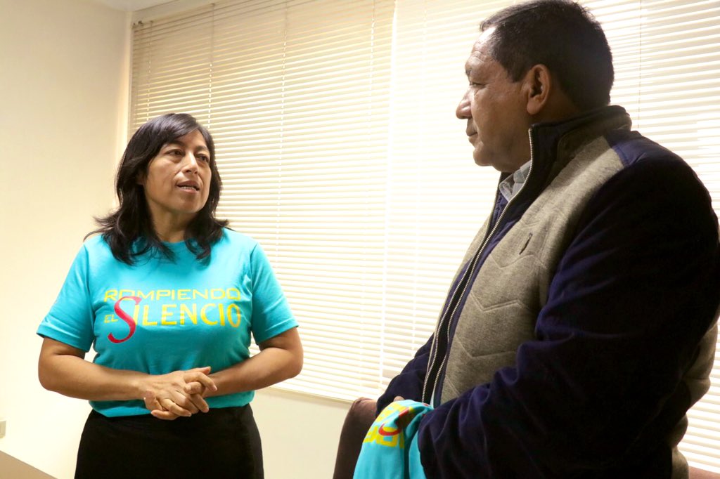 AdventistasANoP's tweet photo. Congresista liberteño LUIS ALBERTO YIKA GARCÍA saluda y felicita a la Iglesia Adventista del 7 día por la labor que realizan en favor de las personas más vulnerables, los niños y niñas, en representación la Directora de menores Lic. Tabita de Rodríguez recibe este reconocimiento. https://t.co/Q2OjuGbfXV