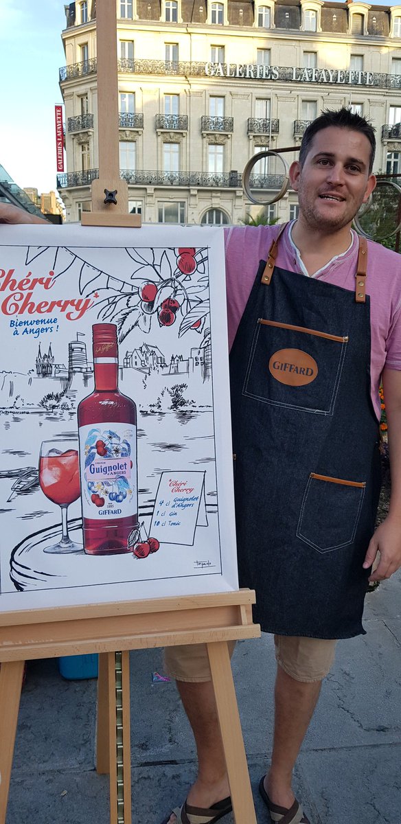 #CultureAngers🎶
Soirée Liquoristes 🍸"Spéciale cocktails"🍹 avec @Cointreau &amp; <a href="/GiffardLiqueurs/">Giffard Liqueurs</a> accompagnée par 🎼#ElegantTrip (duo guitare🎸/batterie🥁) place du #Ralliement <a href="/Angers/">Ville d'Angers</a>⛲
#PetitsBonheurs #TGIF 
#Dégustation #Cocktails🍸 #Musique🎵 #InstantsComplices #VisitAngers