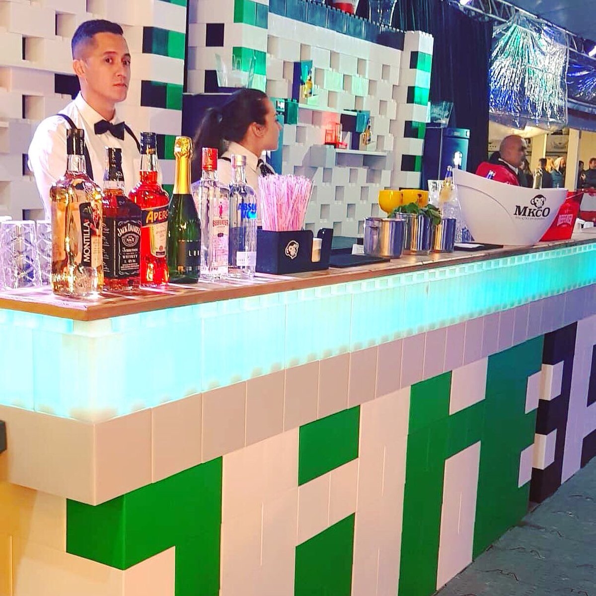 EverBlock's tweet photo. Build one of a kind, custom event LED bars with shelving and storage with #EverBlock. Light up the bar, light up the party! 🤩
#specialevent #portablebar #modularbar #uniquebar #modernbar #eventbar #eventdesign #tentbar #alcoholdisplay #serverstation #giantlego #legobar #ledbar https://t.co/0o0Y8C8Fwt
