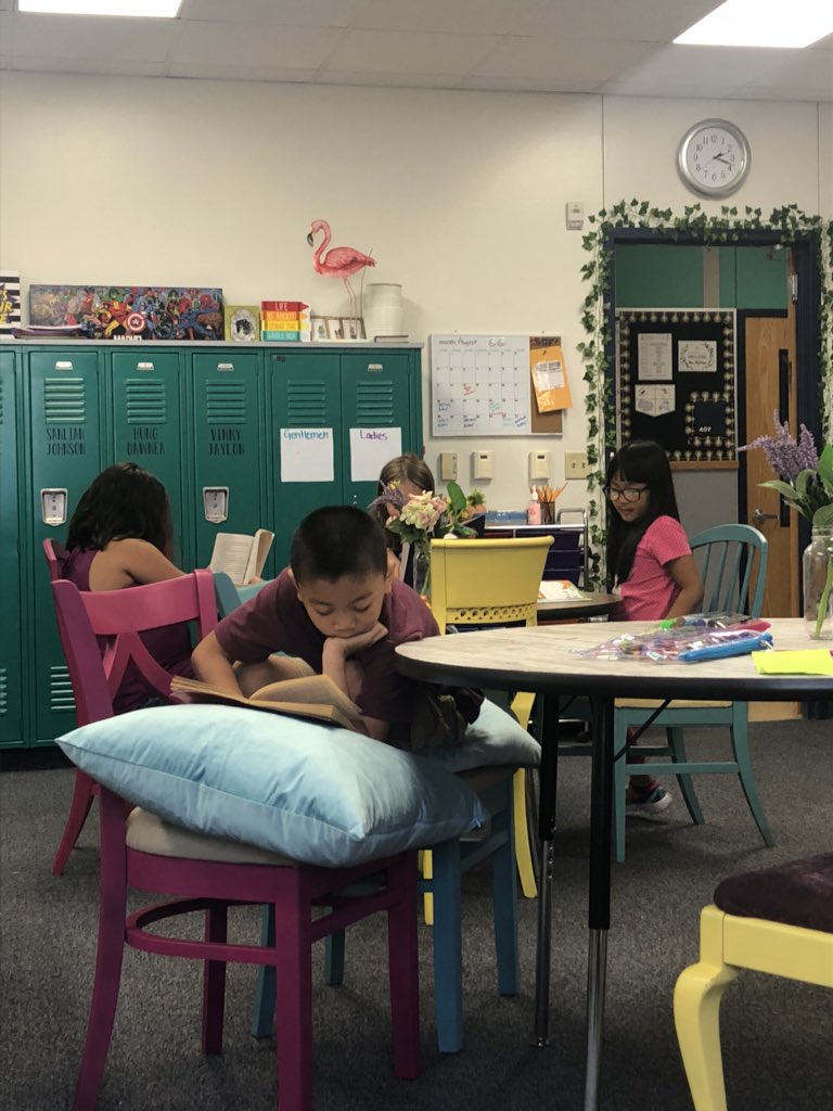 KochKiddosin3rd's tweet photo. Drop everything and READ 😍❤️📚 #LISDreads #ilovevickery https://t.co/X5mcmDsMMu
