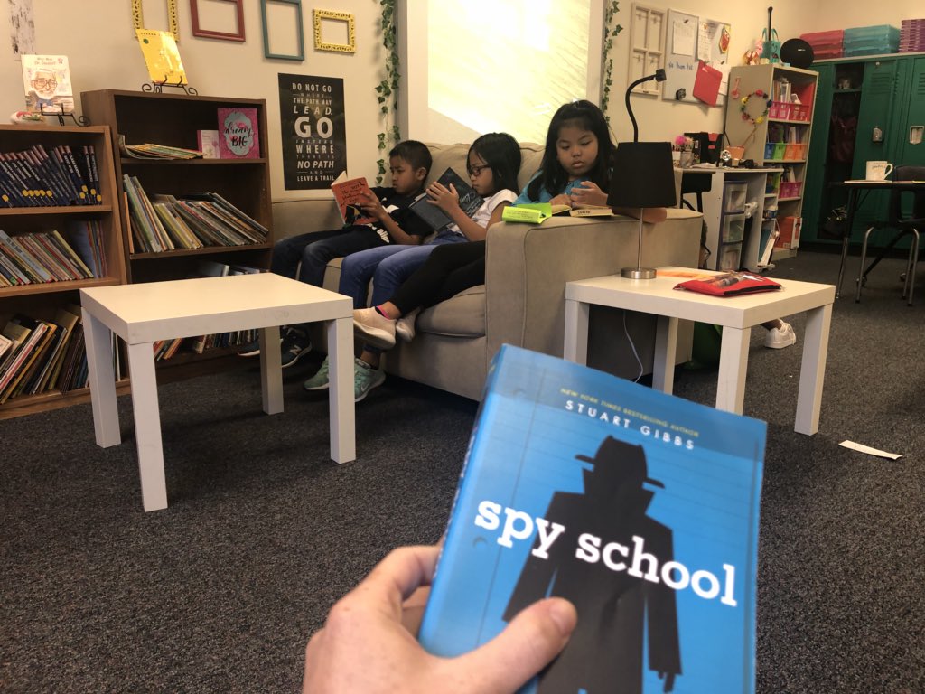 KochKiddosin3rd's tweet photo. Drop everything and READ 😍❤️📚 #LISDreads #ilovevickery https://t.co/X5mcmDsMMu