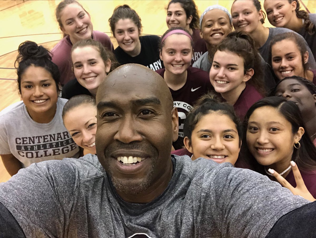 MarcusManning2's tweet photo. The @amac_83 core workout is TOUGH!!!! Wow. Enjoyed being with @CentLadiesVB today. Thanks for having me! 👊🏾 #SoreAbs #CTheOpportunity https://t.co/OWxmz3o8bl
