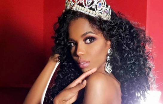 DiarioLibre's tweet photo. #AHORA: Sintoniza en unos minutos el #StreamingLibre con la Miss RD, Clauvid Dály.
#DL #DiarioLibre https://t.co/yxxKcviZj3