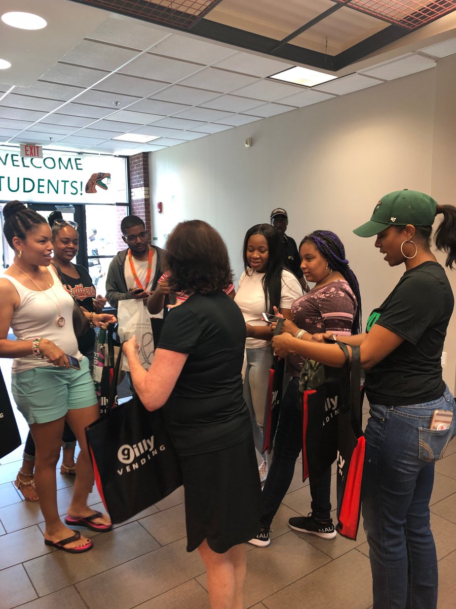 bas_famu's tweet photo. Did you receive a @GillyVending bag? If so, what snacks, fruit, or beverage was inside? #FAMU23 #FAMUBAS #WelcomeHome19 https://t.co/7zT35rfUAa