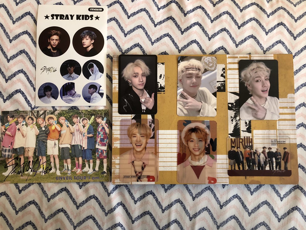 hwngglow's tweet photo. I got my album!! LOOK AT ALL THIS CHAN!!! 😆 and my cutie Felix ☺️. Thank you so much for doing this group order love 💕😊 @snowychangbin #SnowyUpdates #SnowyProofs https://t.co/L8XM3oU2SK
