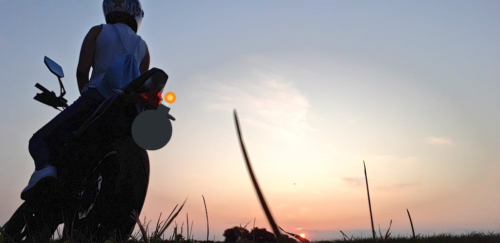 Miriamc021's tweet photo. Beautiful sunset💕
•
•
•
#sunset #motorbike #enjoyingtheview #beautifulview #BeautifulAustria https://t.co/D9fw7upIpD