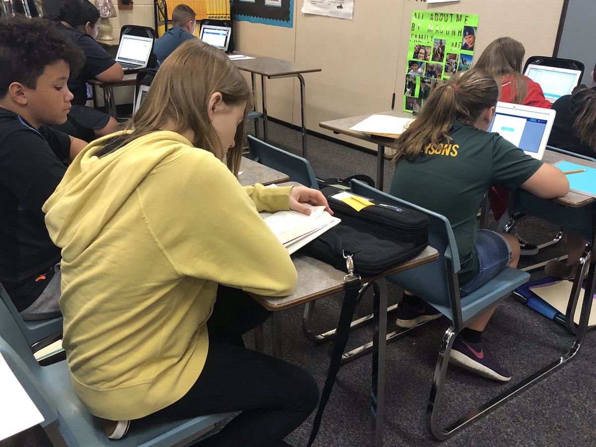 6thGradeCMS's tweet photo. Mrs. Bowling’s class takes a break to read and relax. https://t.co/IIt2Ti5U3N