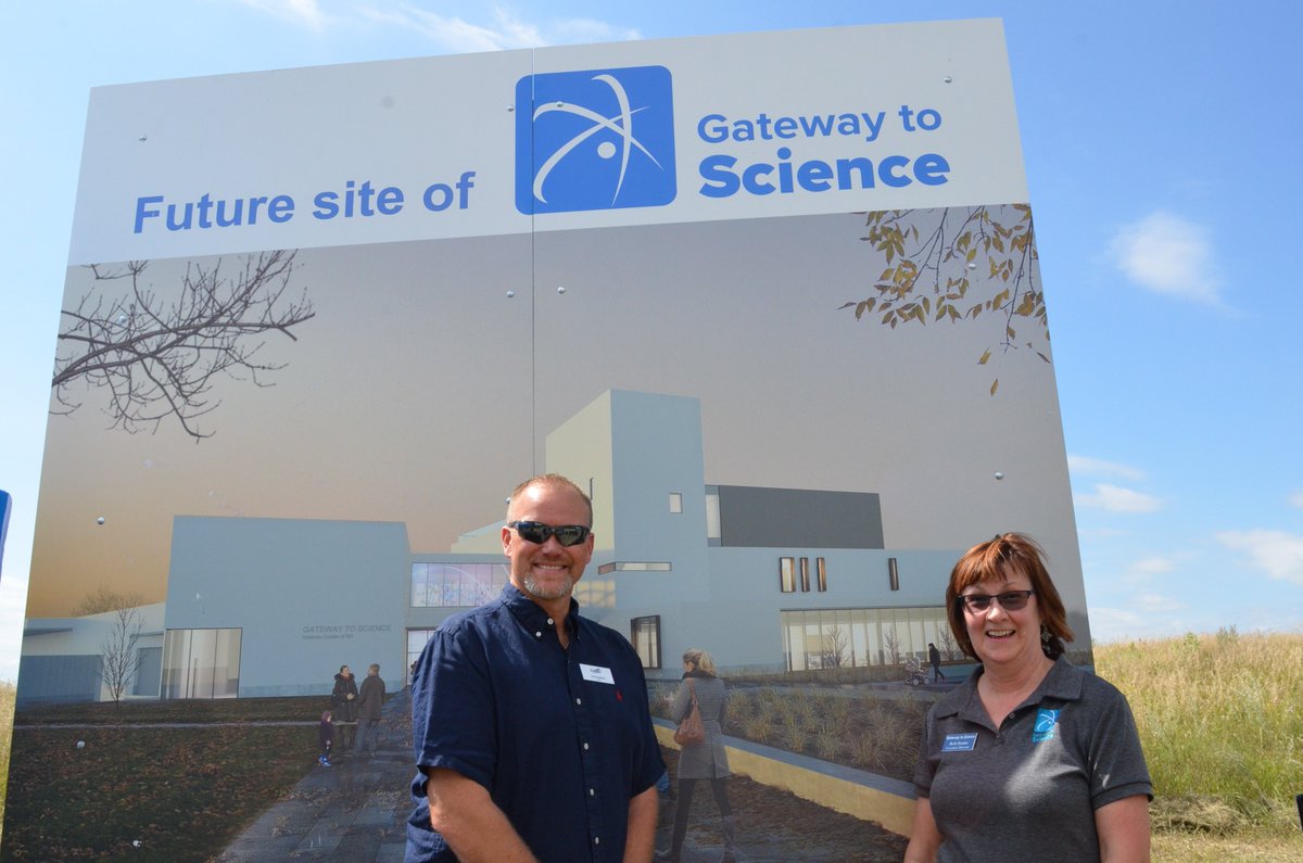 gateway2science's tweet image. Thank you to Mayor Steve Bakken for representing @BismarckNDGov at #GatewaytoScience #PledgeDay yesterday.