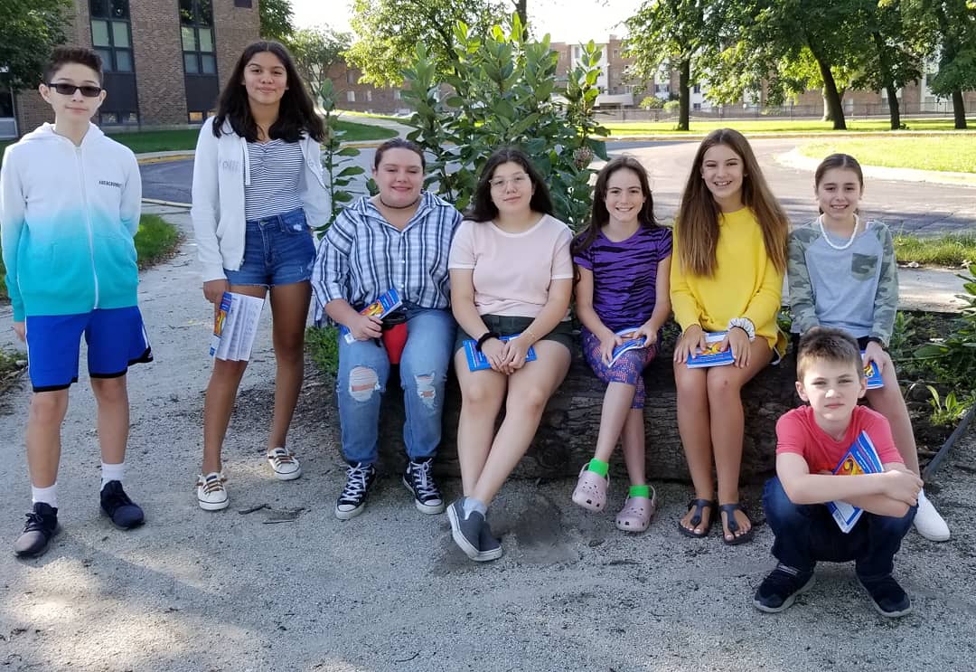 MrsSickinger's tweet photo. Choir went outside today to take advantage of the nice weather while practicing solfege sightsinging! #wearechurchville #igniteD205 https://t.co/IOMSbQNF18