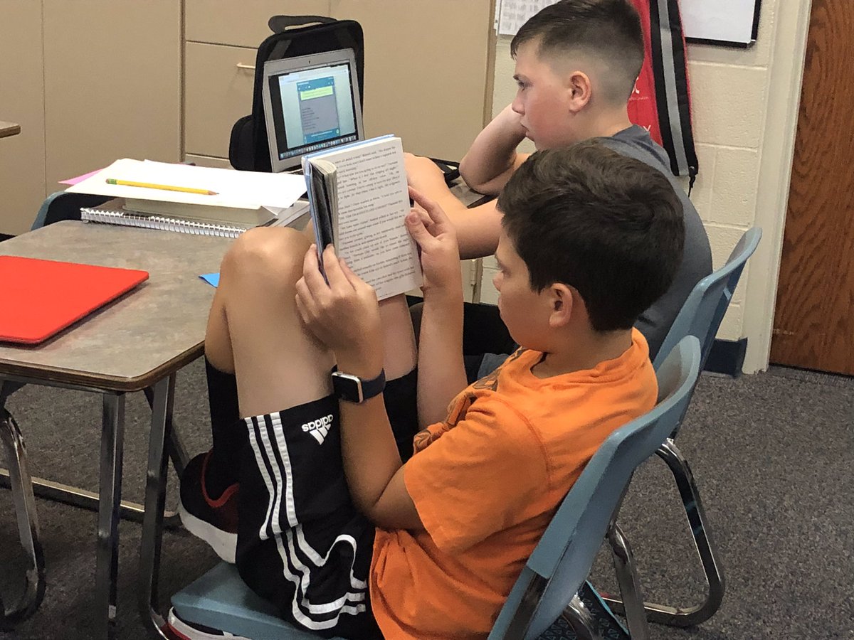 6thGradeCMS's tweet photo. Mrs. Bowling’s class sits down to read and relax. https://t.co/TLN8kNUlEW