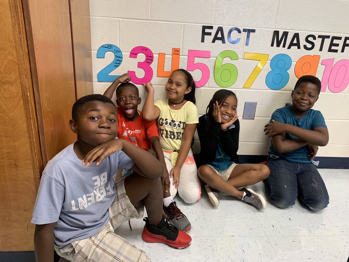 itutor_tots's tweet photo. Signing Day! Congrats to my students @FayetteNorth who passed their 2βs, 3βs, and 4βs facts. #3rdGradeLeaders #ProudTeacher #FactMasters https://t.co/GKNYDsredE