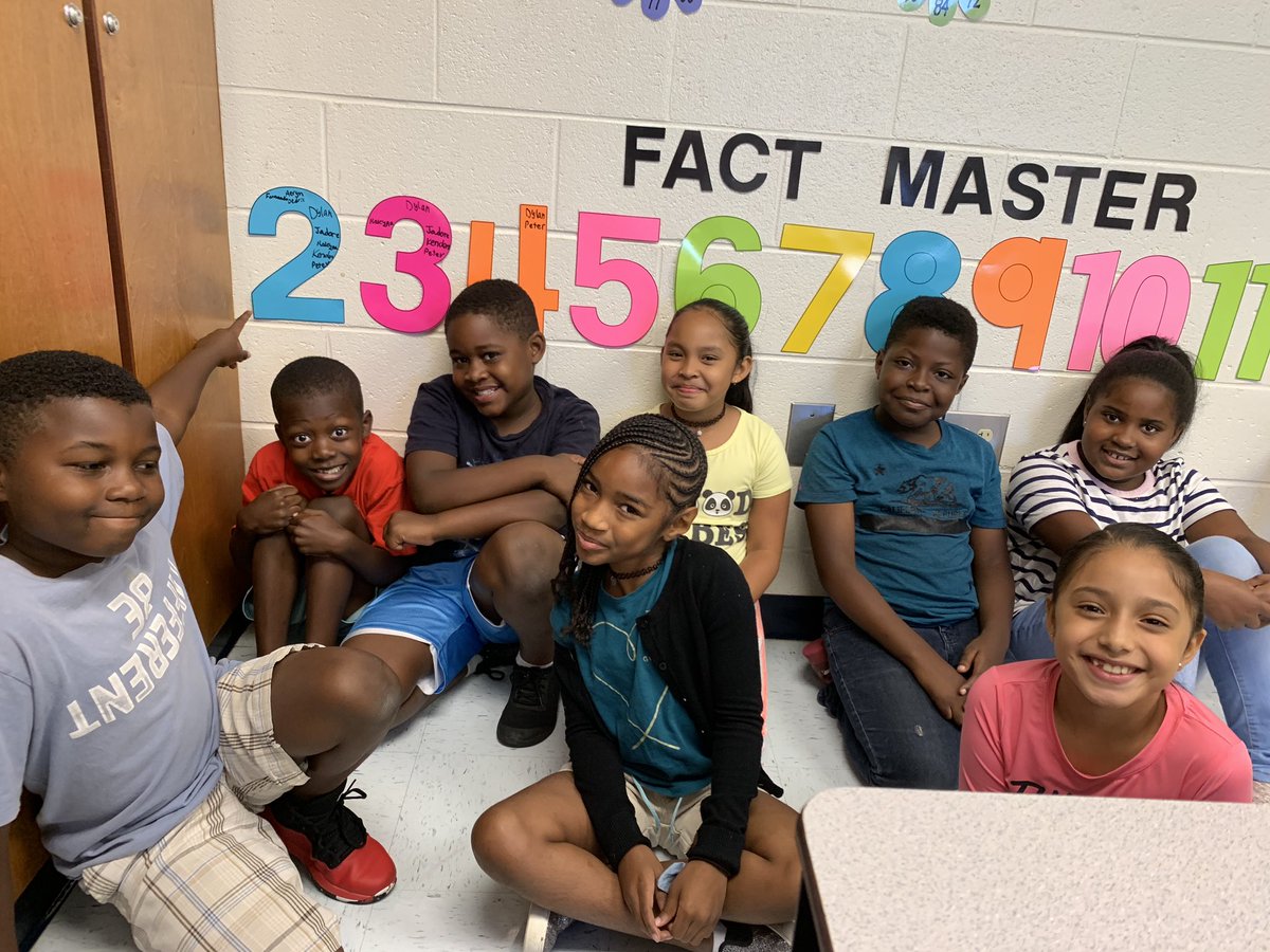 itutor_tots's tweet photo. Signing Day! Congrats to my students @FayetteNorth who passed their 2βs, 3βs, and 4βs facts. #3rdGradeLeaders #ProudTeacher #FactMasters https://t.co/GKNYDsredE