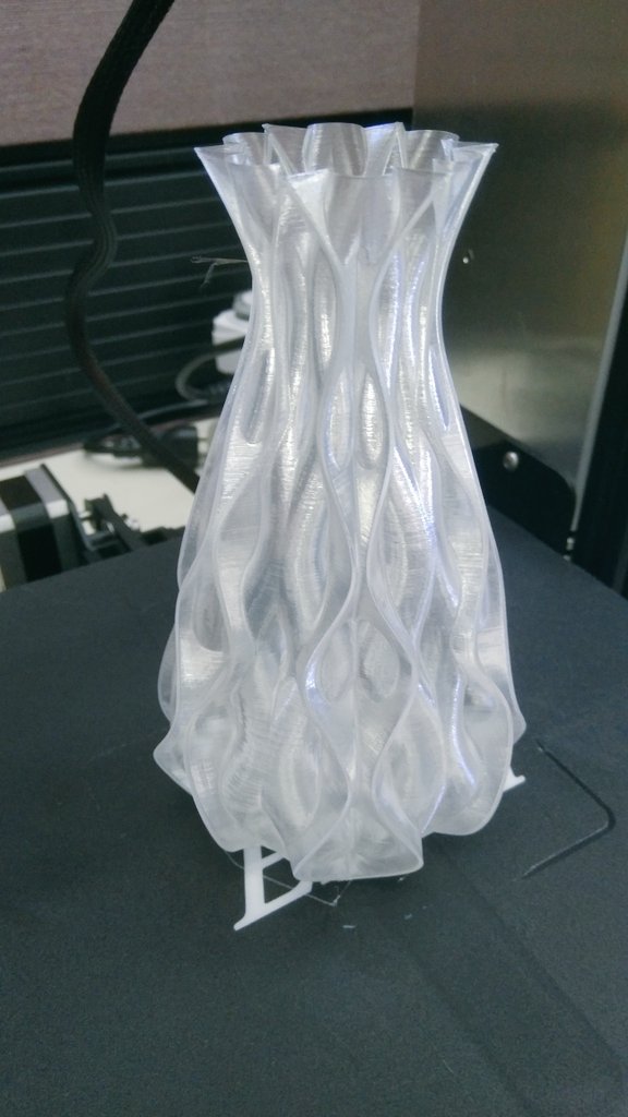Plas3D's tweet image. Gorgeous Don&apos;t Say It Vase by @martin_hawkes_1 printed on Ender 3 Pro (stock) at 0.2mm layer, smooth and silky.
#plas3d #plas3dfilament #vase #dontsayitvase #translucent #ender3pro #3dprinting #HomeDecor #homedecoration