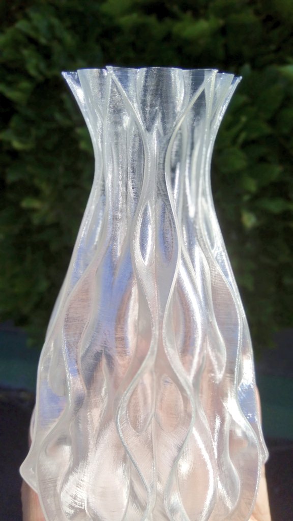 Plas3D's tweet image. Gorgeous Don&apos;t Say It Vase by @martin_hawkes_1 printed on Ender 3 Pro (stock) at 0.2mm layer, smooth and silky.
#plas3d #plas3dfilament #vase #dontsayitvase #translucent #ender3pro #3dprinting #HomeDecor #homedecoration