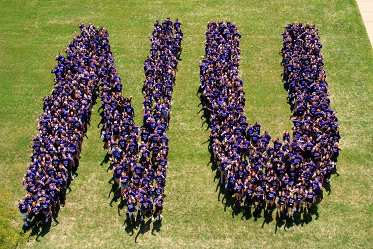 Welcome new students! Here is the new class photo! 💜🦅
