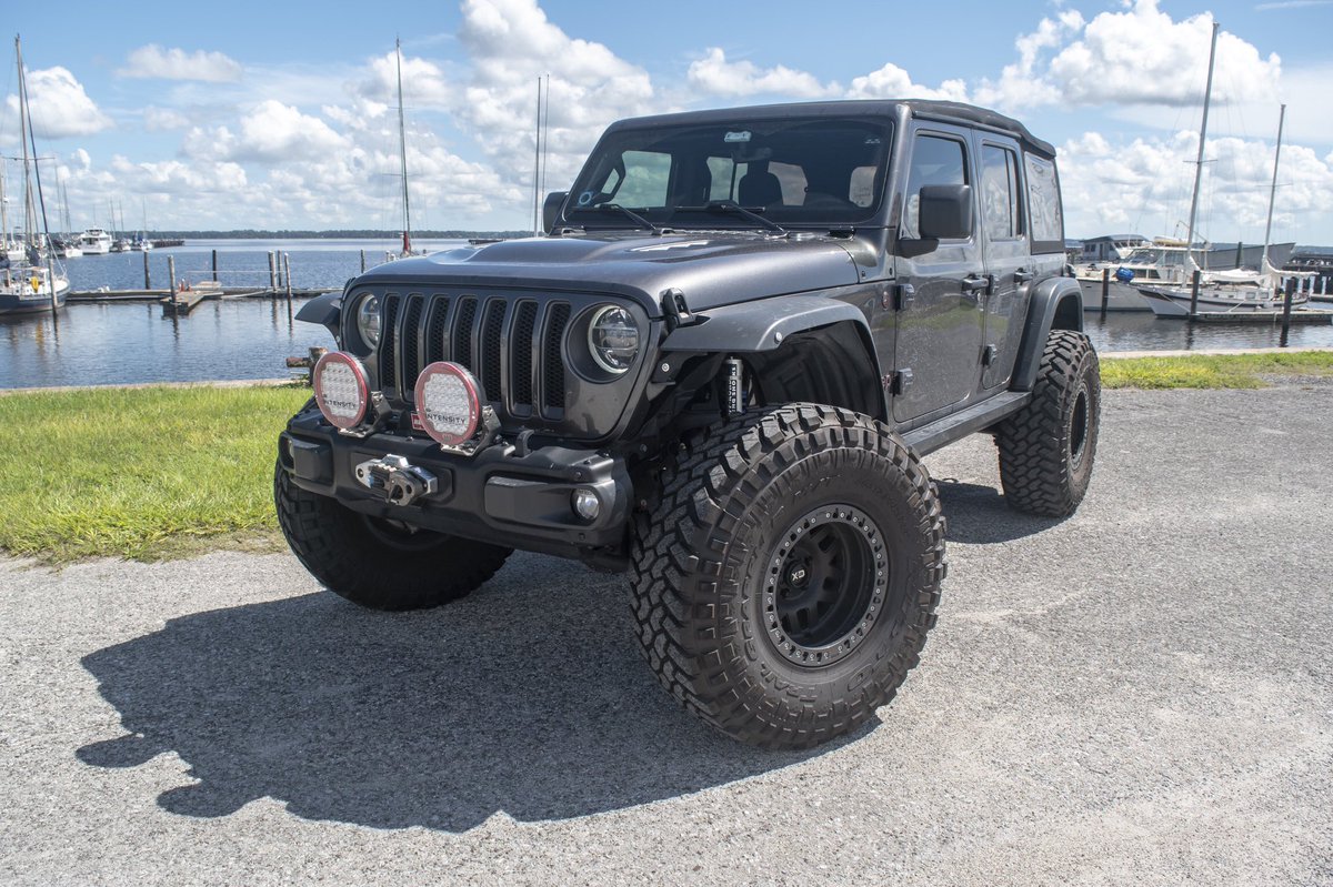 Who else is ready for the weekend? 👋

#jeep #jeepwrangler #jeepjl #wranglerjl #rubicon #jeeprubicon #friday #weekend #jeeplife #jeepwave #jeeplove #jeepbeef #itsajeepthing #jeepnation #jlon40s #jeepporn #jeeps #jeeper #jeepin #happytrails4x4
