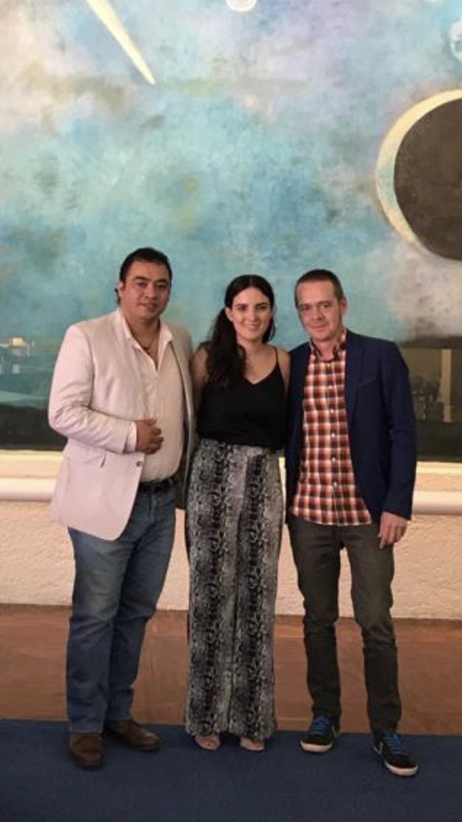 adrianomones's tweet photo. Muchas gracias a @MarkkSanchez, Presidente de #ANVES, por su tiempo para debatir sobre el presente y el futuro de la #MovilidadEléctrica en #Mexico. Gran trabajo de mi compañera de #PhoenixContact, Fernanda de Luna, durante esta semana! @AEDIVE @PhoenixContactE @Arturopdelucia https://t.co/ds0hEA9Lk5