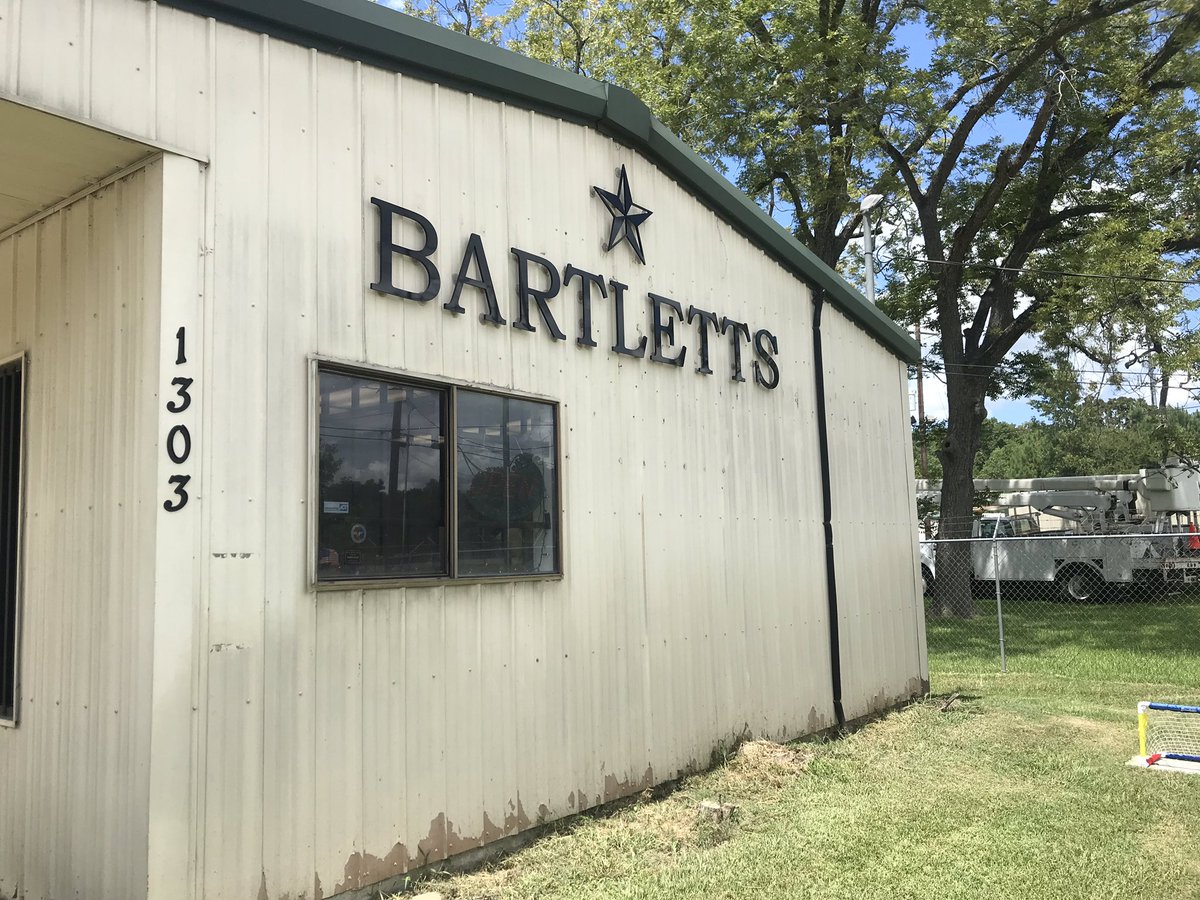 PoojaOnTV's tweet photo. “It’s kind of a best kept secret. People who live here know it’s here. People who don’t are finding out about it.”
Did you know #Conroe has a rum and whiskey distillery? I’ll have more info in 15 mins on #abc13! #HTX13
https://t.co/yw3iCPO6EY https://t.co/YC1e9EYofE