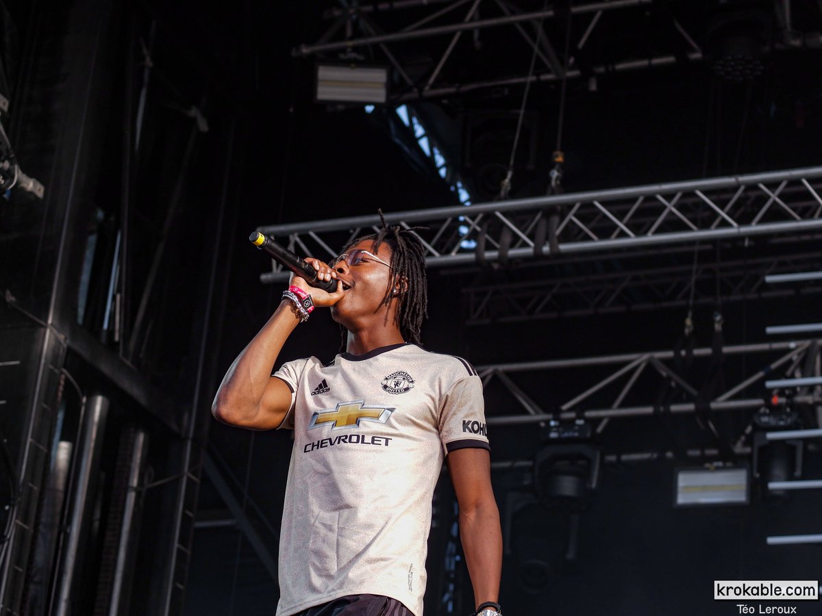 Krokable's tweet photo. Le rappeur @koba7binks a enflammé le public breton au @FstvlRoiArthur 🔥 #ROIART19 #RoiArthur #Festival https://t.co/R3bO7D3Thi